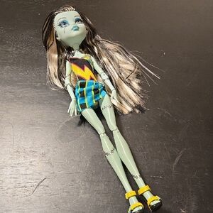 Monster High Gloom Beach Frankie Stein Doll
